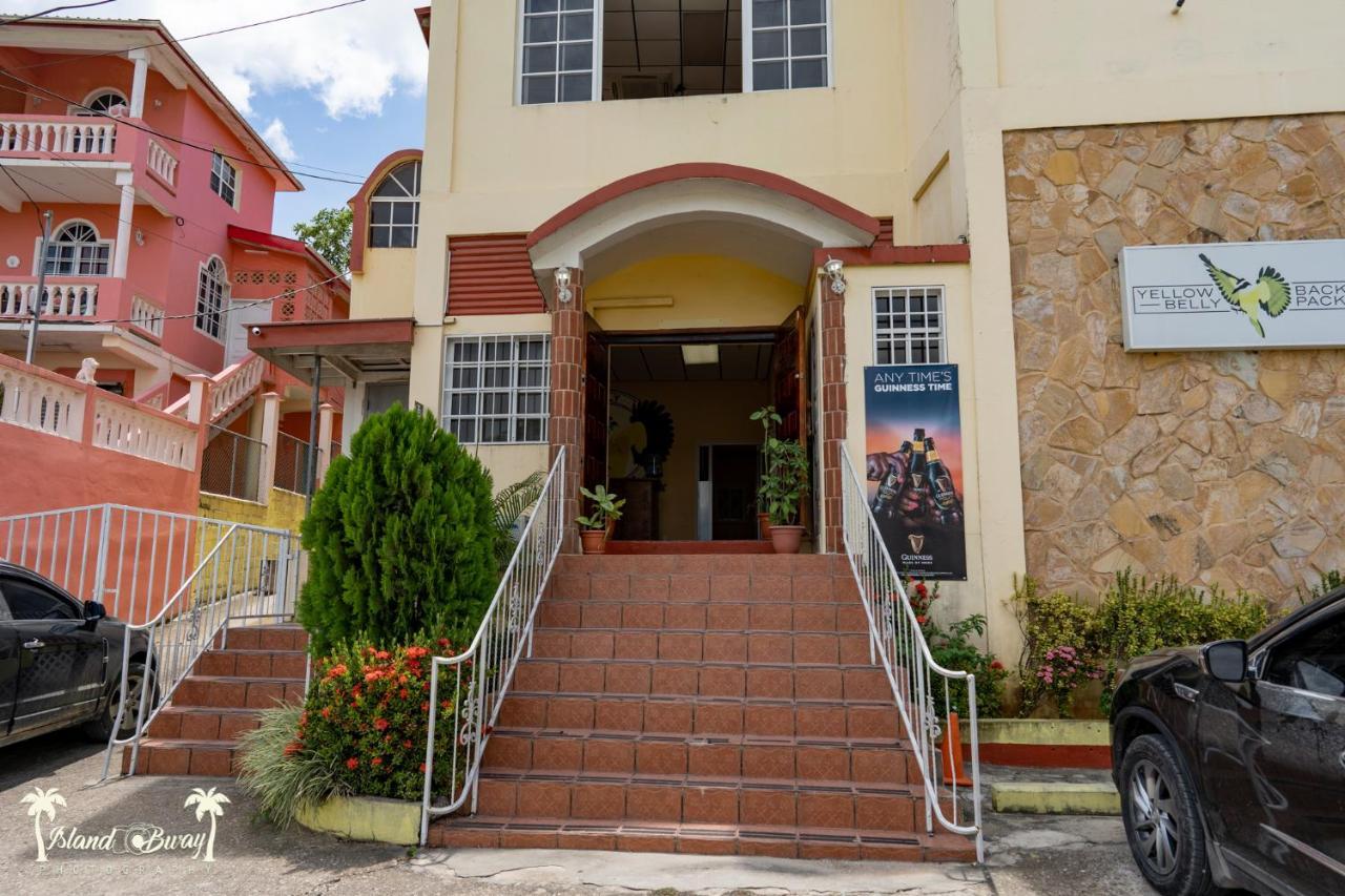 Yellow Belly Backpackers San Ignacio Exterior photo